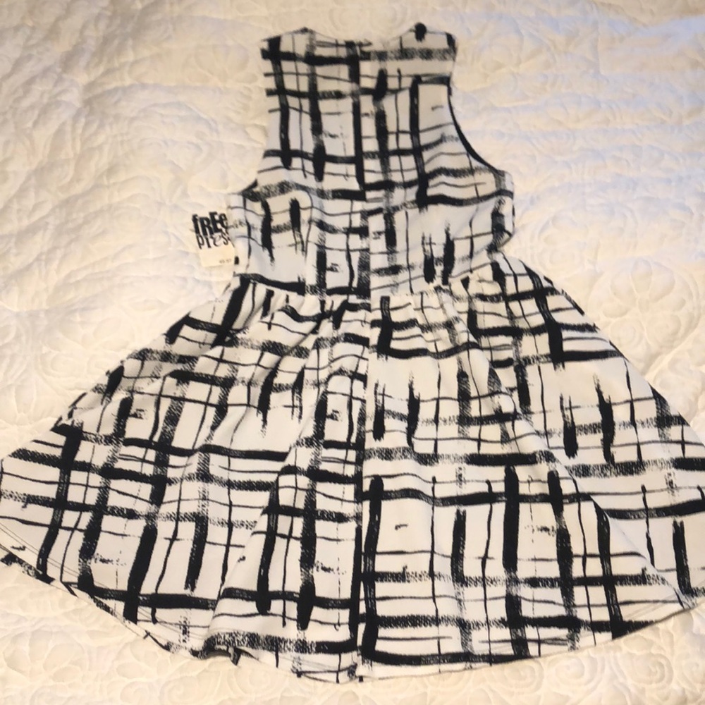 Dress - Picture 4 of 6